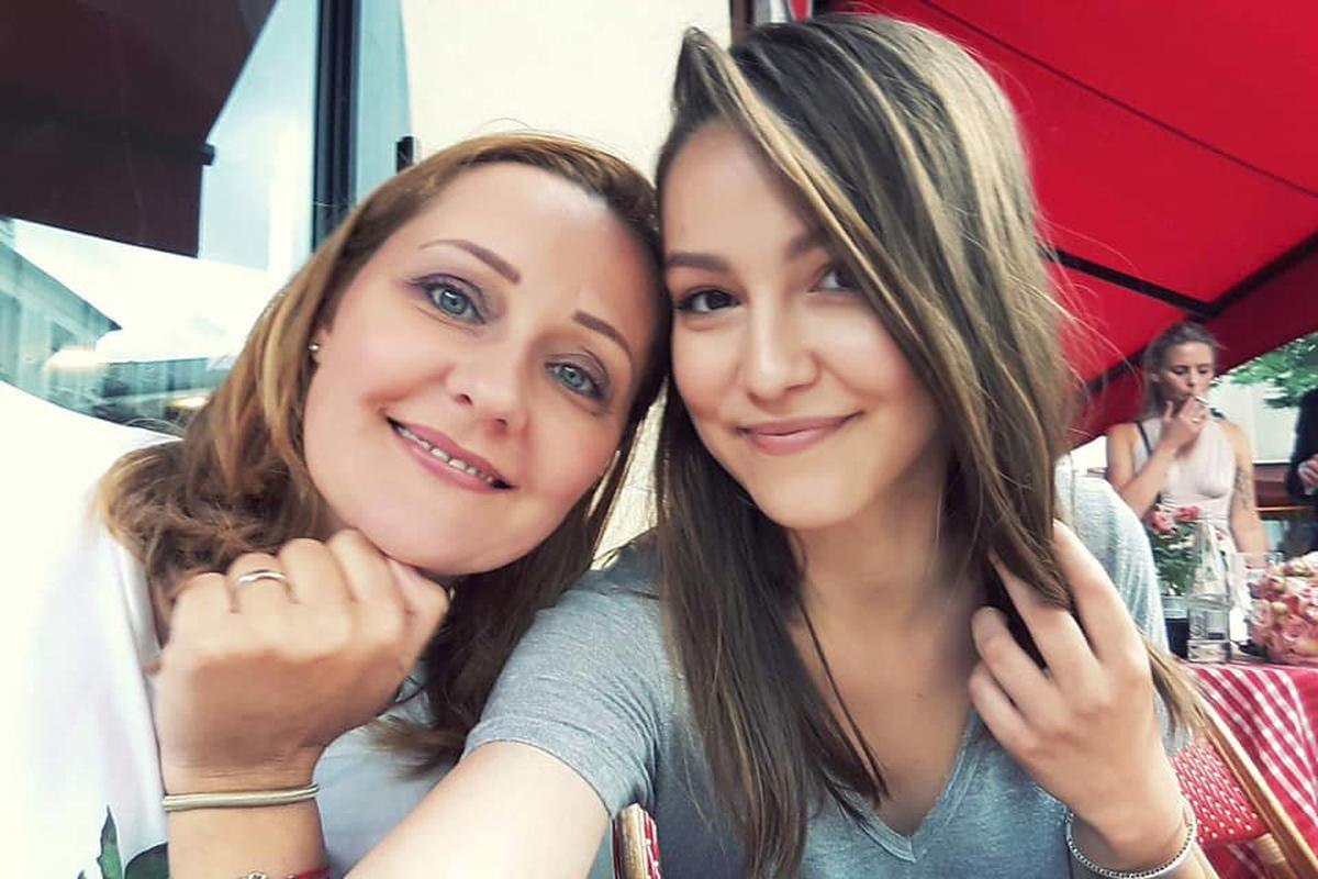 Fiica Elenei Lasconi s-a înscris în Partidul Socialist Român