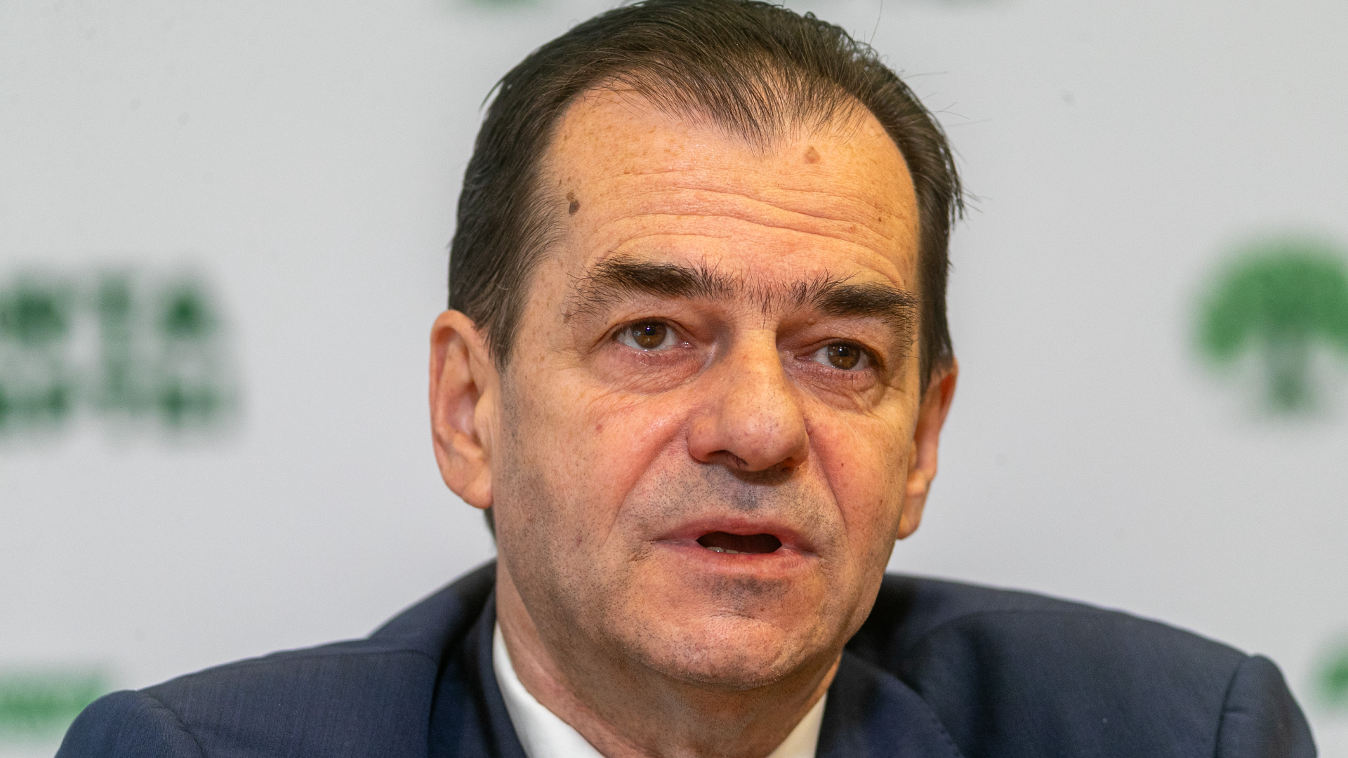 PSD nu va pleca de la guvernare, este de părere Ludovic Orban: „Nu pleacă câinele de la măcelărie”/ Social-democrații încearcă să dea impresia opiniei publice că se opun măsurilor impopulare : Europa FM