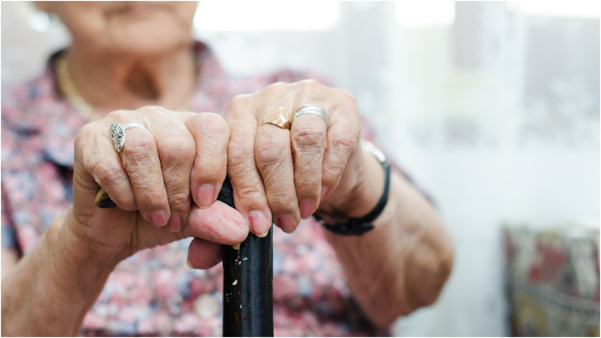 Timiș: 11 vârstnici au fost diagnosticați cu râie, după ce au fost mutați din centrul de la Lenauheim și din casa privată din Cenad : Europa FM