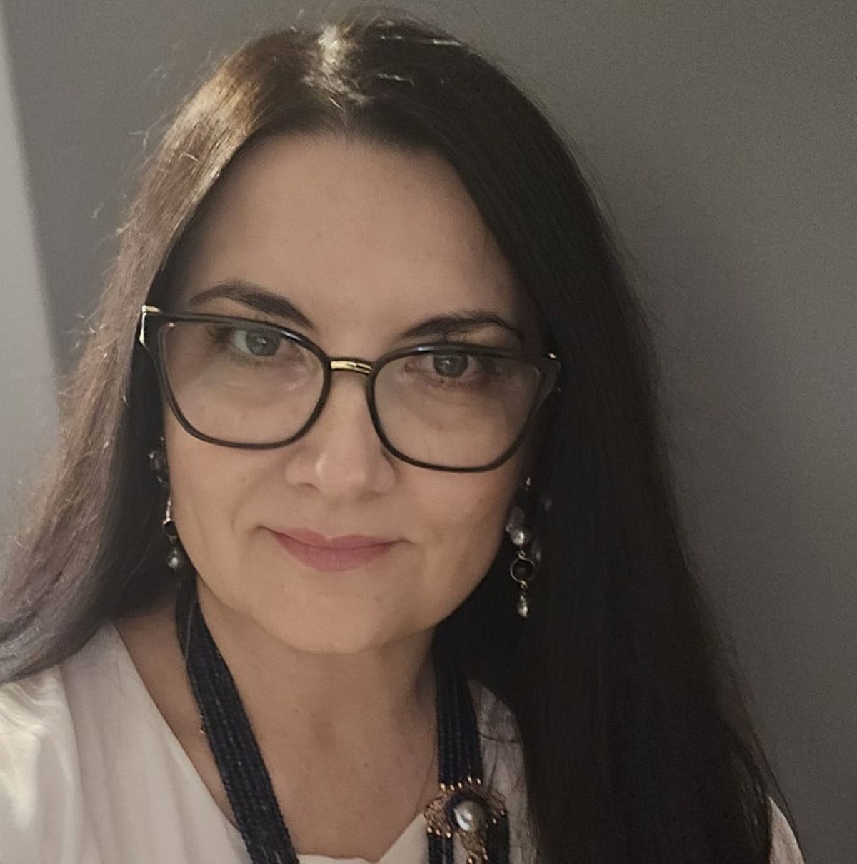 Numire controversată: Ministrul Economiei explică alegerea Adrianei Miron ca șefă de cabinet, în ciuda condamnării penale