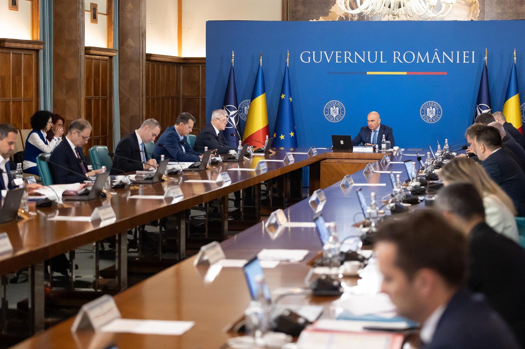 Reforma care nu mai vine: Guvernul Bolojan începe 2026 cu restanțele din 2025 și fără un buget aprobat
