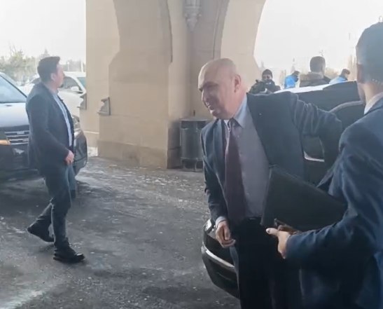 Bolojan, întâmpinat cu huiduieli la Iași. Reacția premierului