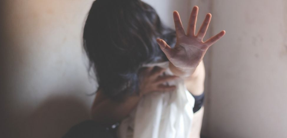 Cum a supraviețuit o tânără opt zile într-un „sicriu”. Povestea care continuă să schimbe regulile de siguranță în Marea Britanie