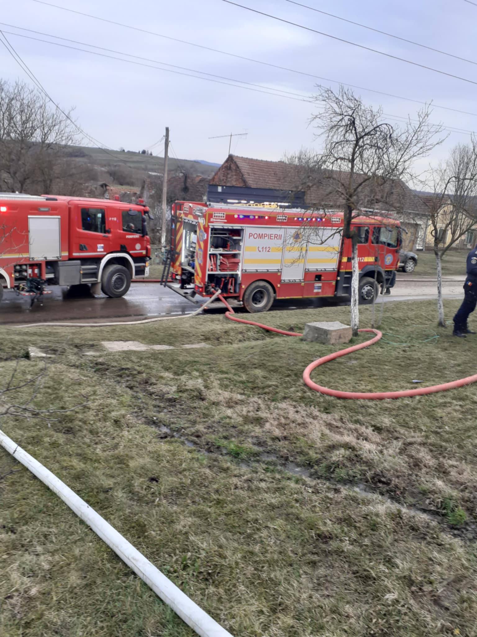 Caraș-Severin: Incendiu violent și solidaritate umană în satul Fizeș din Banatul Montan : Europa FM