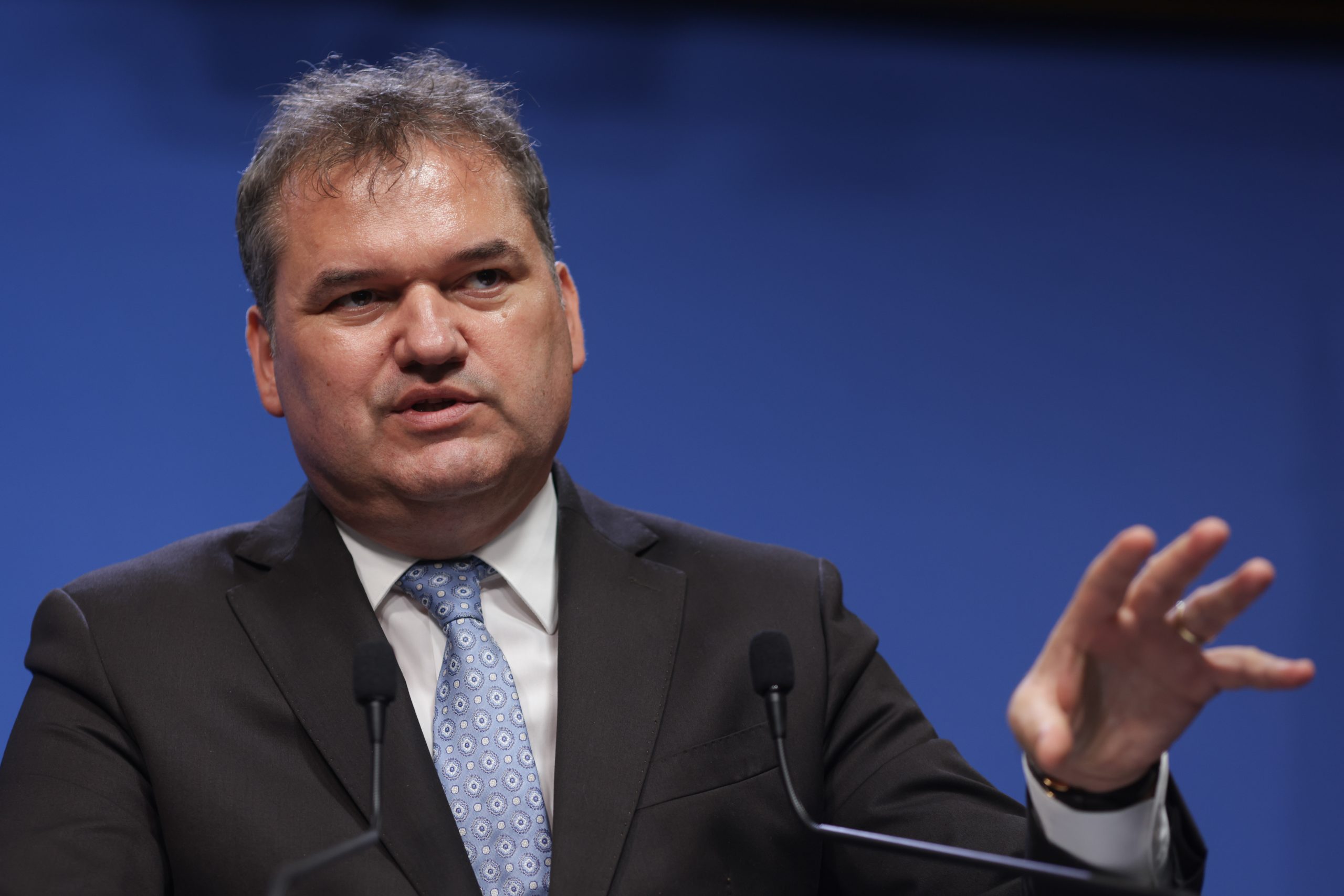 Puțin peste jumătate dintre programele de investiții aflate în execuție pot fi finalizate în 2026, spune ministrul Dezvoltării: Cele între 50 și 100% grad de realizare vor fi finanțate integral : Europa FM