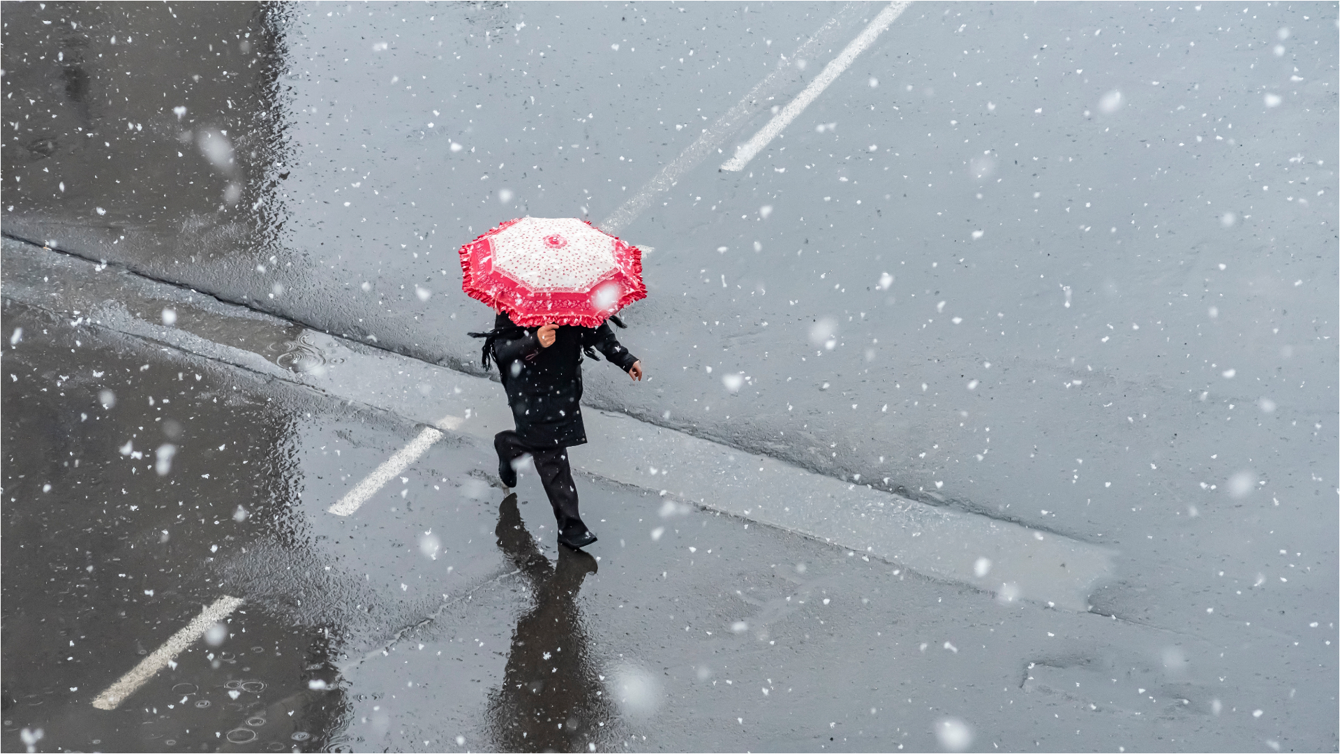 ANM: Vreme rece, lapoviţă şi ninsori în Bucureşti, în următoarele zile : Europa FM