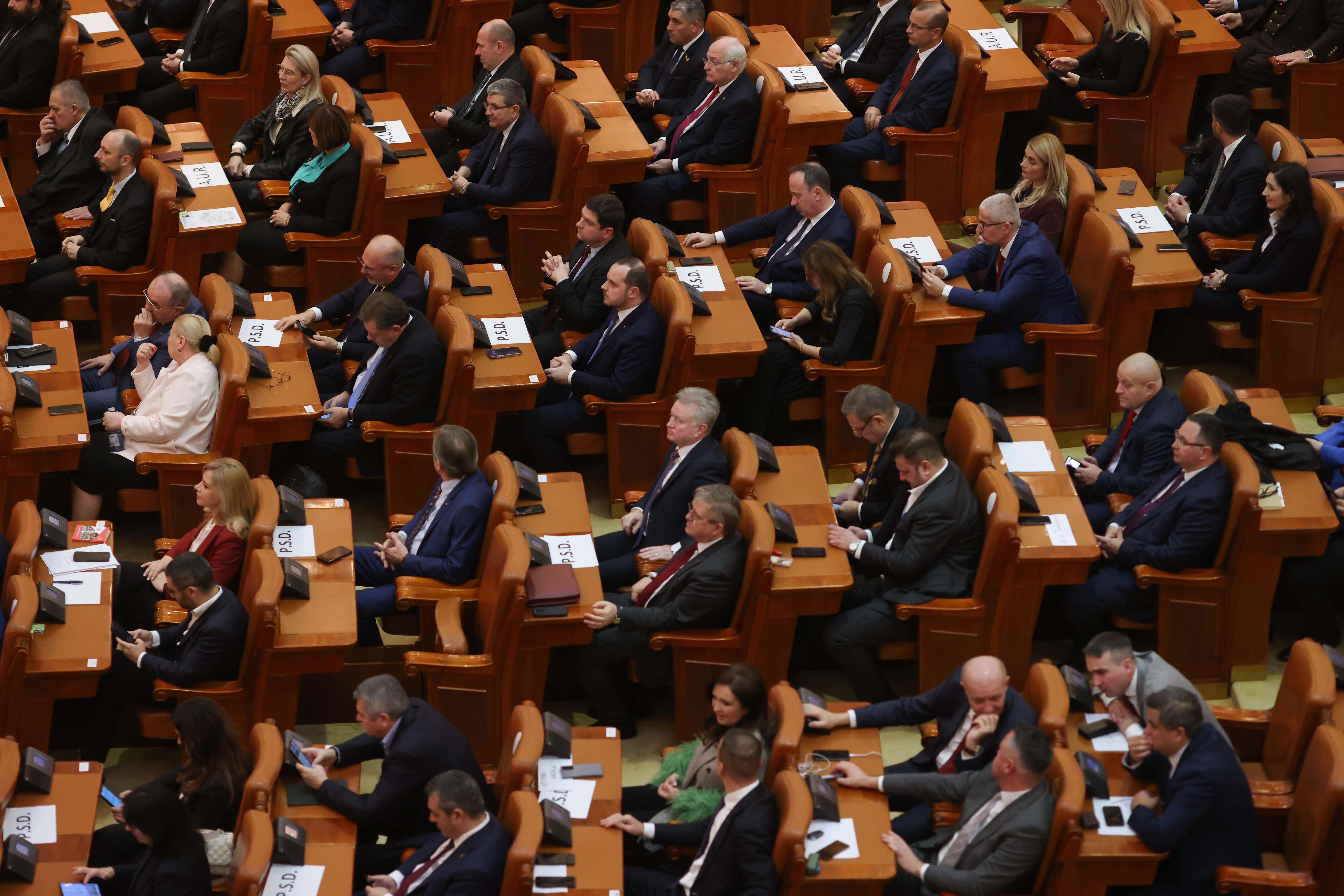 Ce se întâmplă cu declarațiile de avere ale politicenilor. Deputat: „E o temă sensibilă pentru alte formațiuni politice”