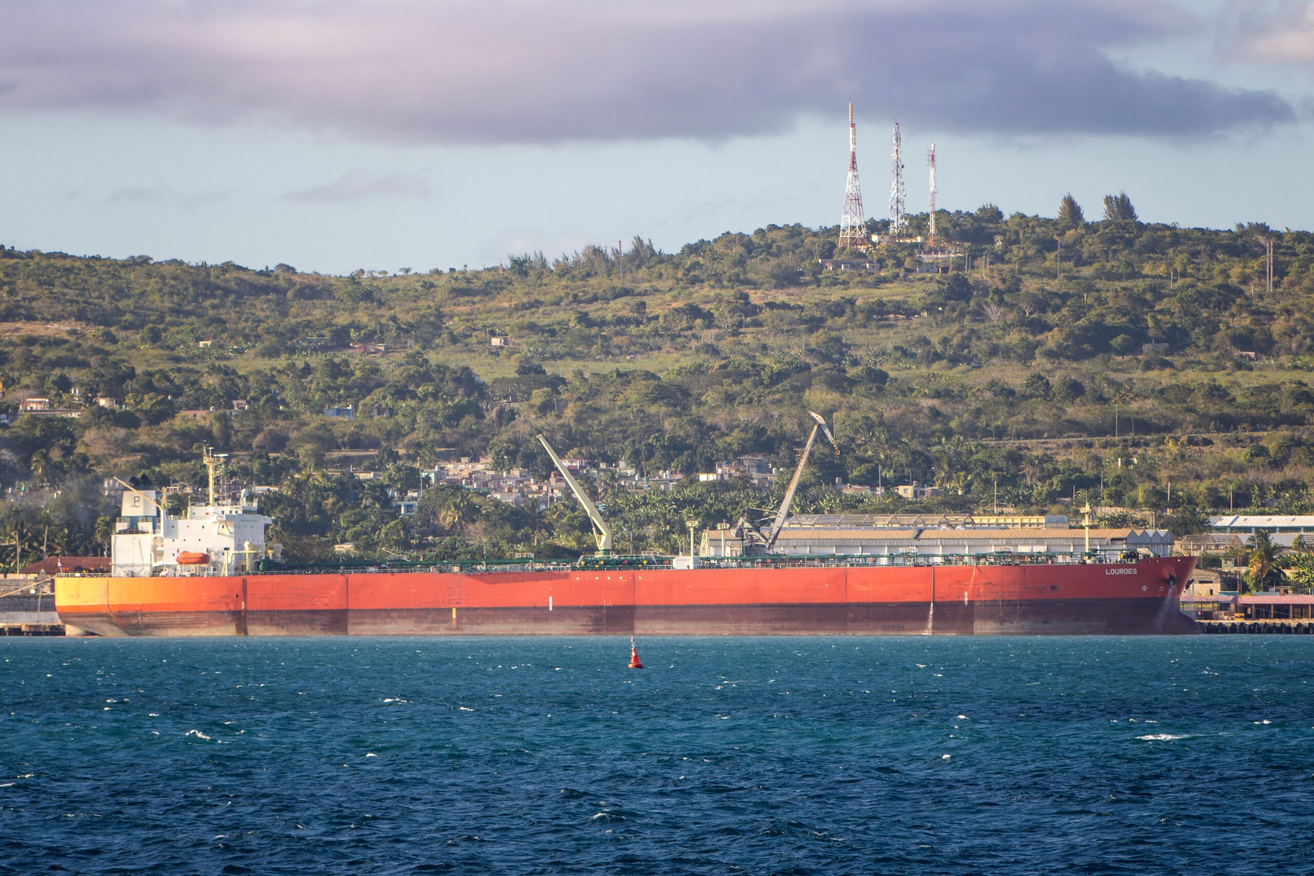 „Blocada” SUA sufocă Cuba. Traficul petrolierelor către insulă s-a oprit