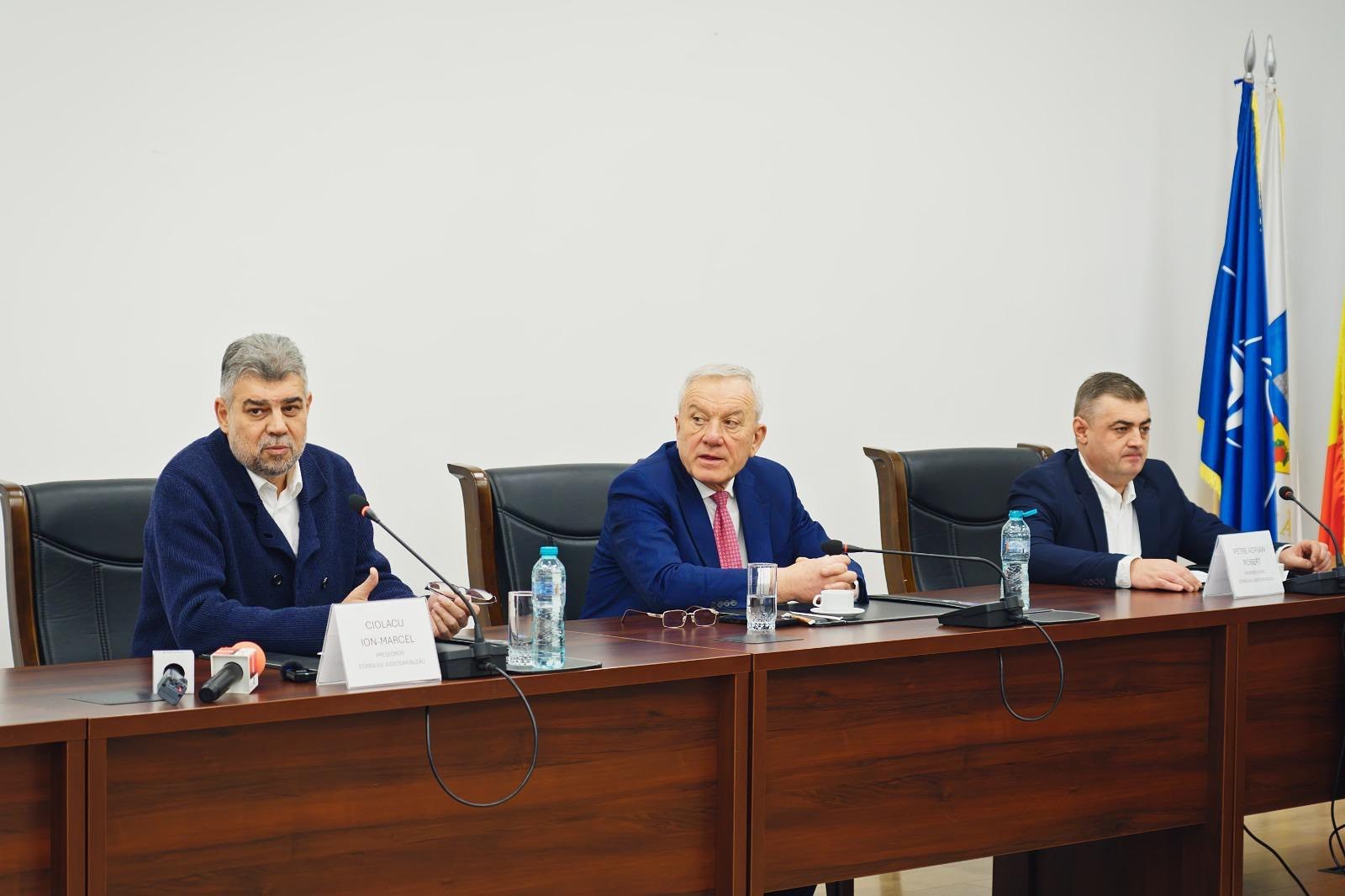 Primarul Buzăului le cere social-democraților să nu mai blocheze reformele lui Bolojan. „L-aş întreba pe Ciolacu: ai făcut sau nu 9,3% deficit? S-a aruncat cu banii şi la câini”