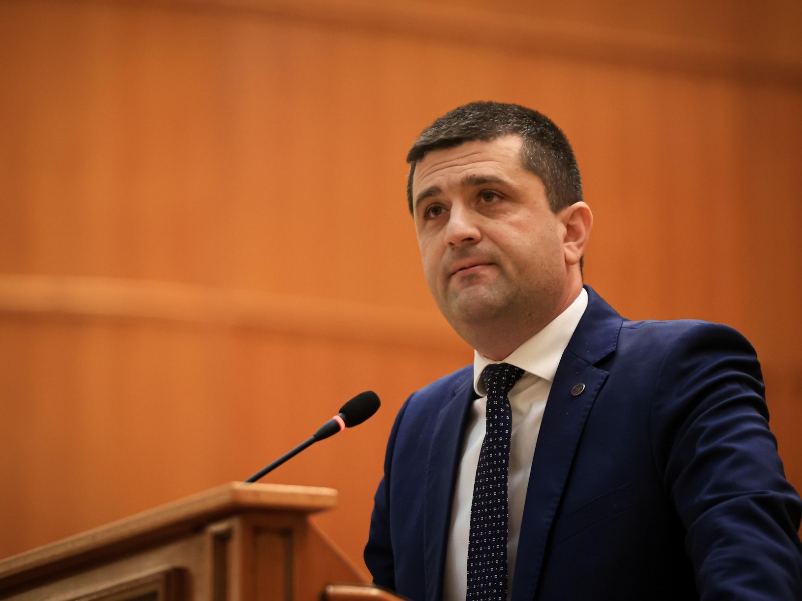 Ministrul Apărării crede că numirea lui Salvador Caragea la UM Sadu nu este despre USR, ci despre PSD. „A făcut dosar penal lui Ponta”