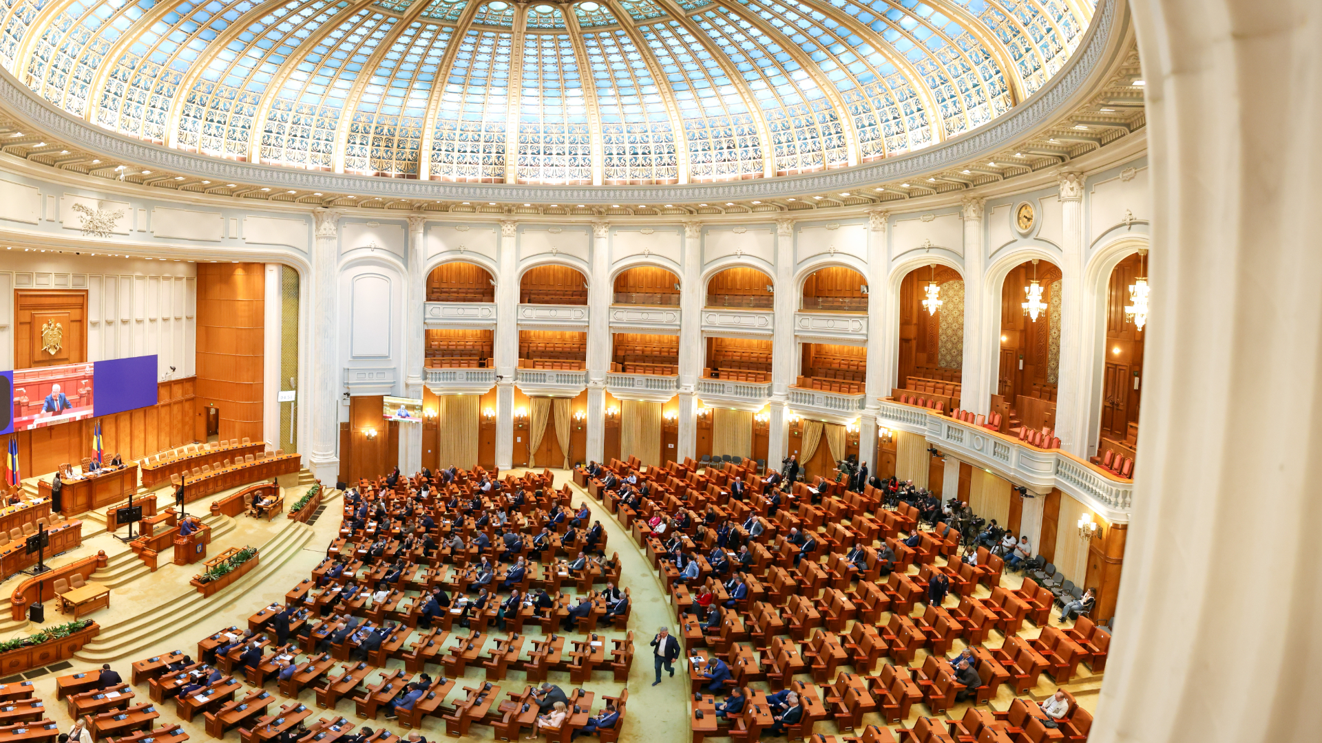 Proiectul opoziției care prevedea acordarea unui card social pentru copii, respins în Senat din lipsă de claritate asupra impactului bugetar. Ștefan Pălărie: „Cu o lejeritate îngrijorătoare, niște oameni aleg să meargă pe calea populismului” : Europa FM