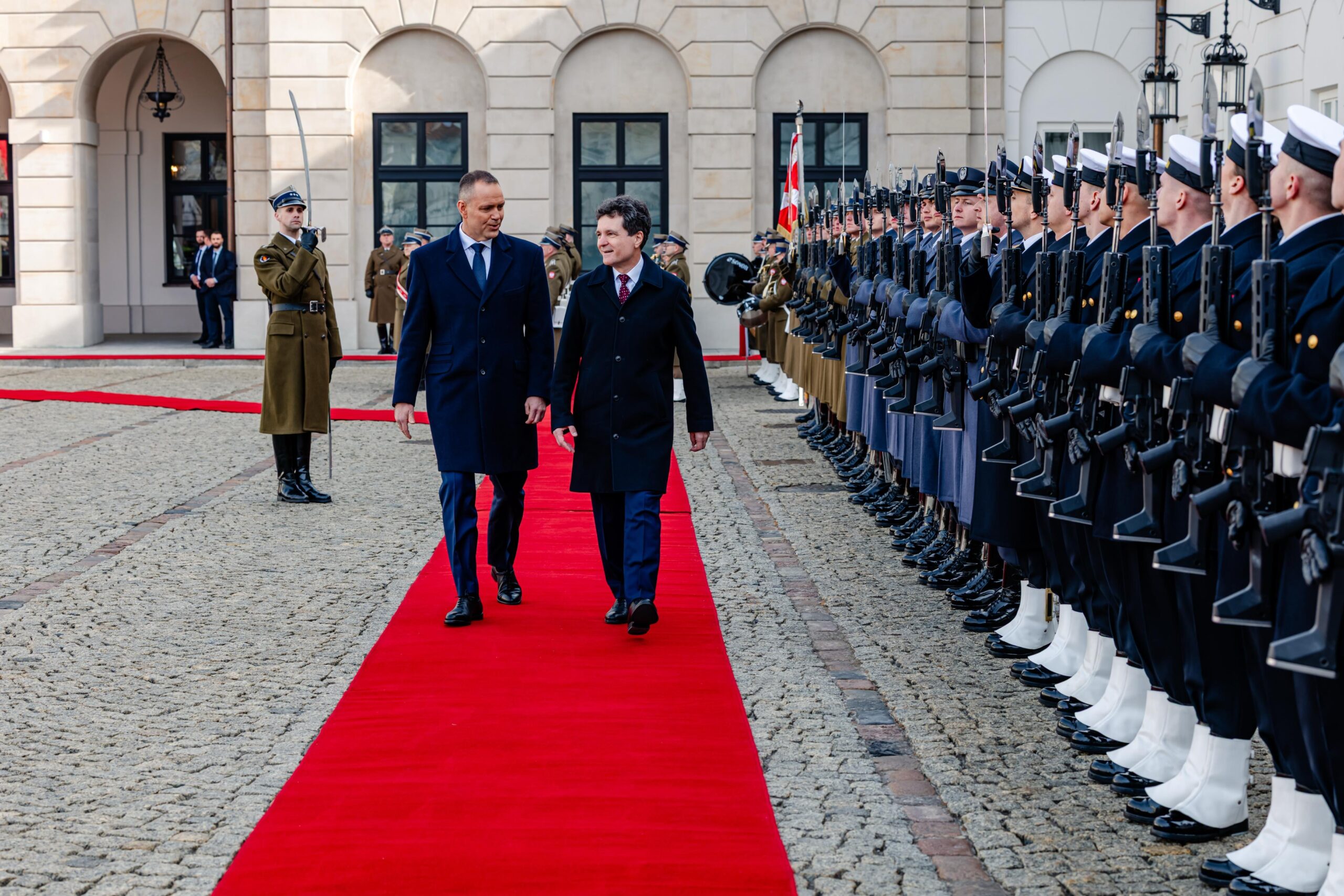 „România este în pierdere de viteză față de Polonia”. Mizele vizitei președintelui român la Varșovia