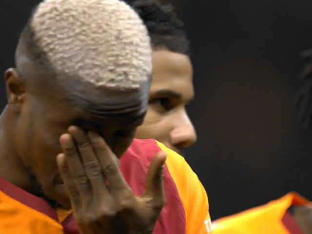 Victor Osimhen, în lacrimi chiar îniante de meciul cu Liverpool! Ce au făcut fanii lui Galatasaray