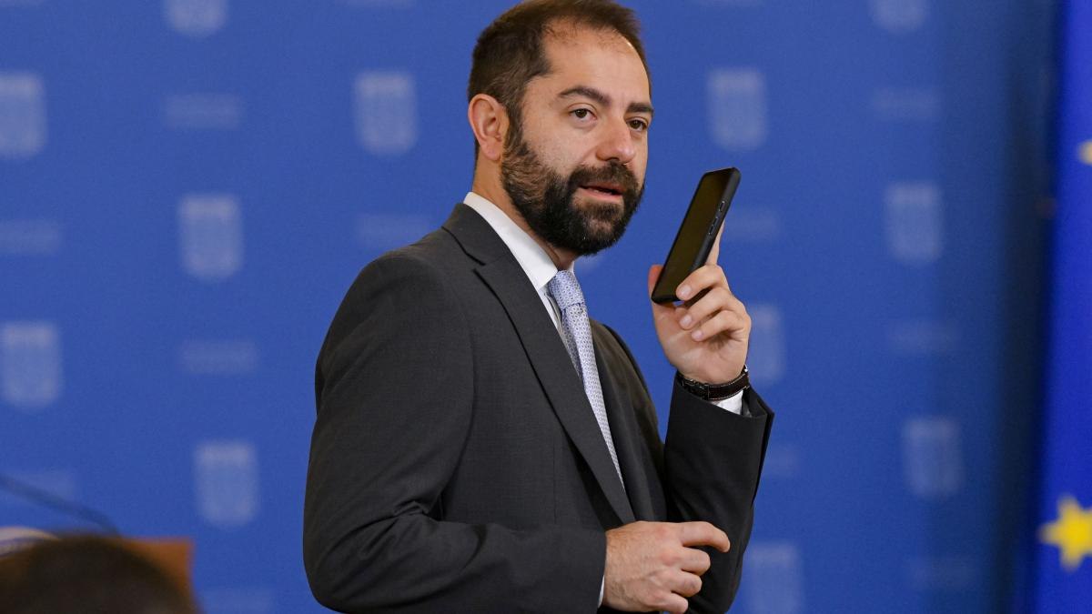 Avertisment de la Cotroceni. De ce este Burnete împotriva plafonării prețului la carburanți: „Putem ajunge la penurie”