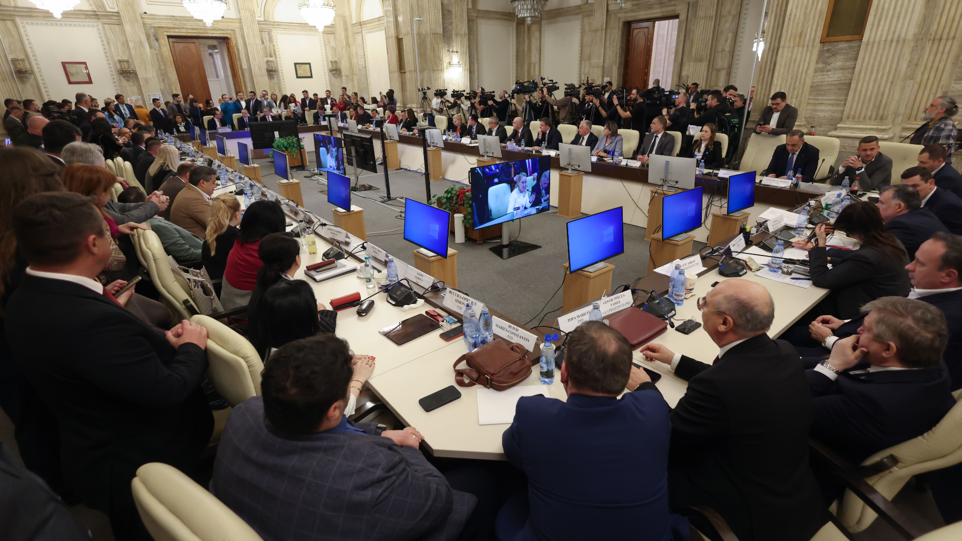 Primele reacții ale liderilor politici după ce unul dintre amendamentele PSD nu a trecut în ședințele reunite de buget-finanțe. Secretarul general al PNL: „PSD riscă să arunce în aer tot ceea ce am realizat până acum” : Europa FM