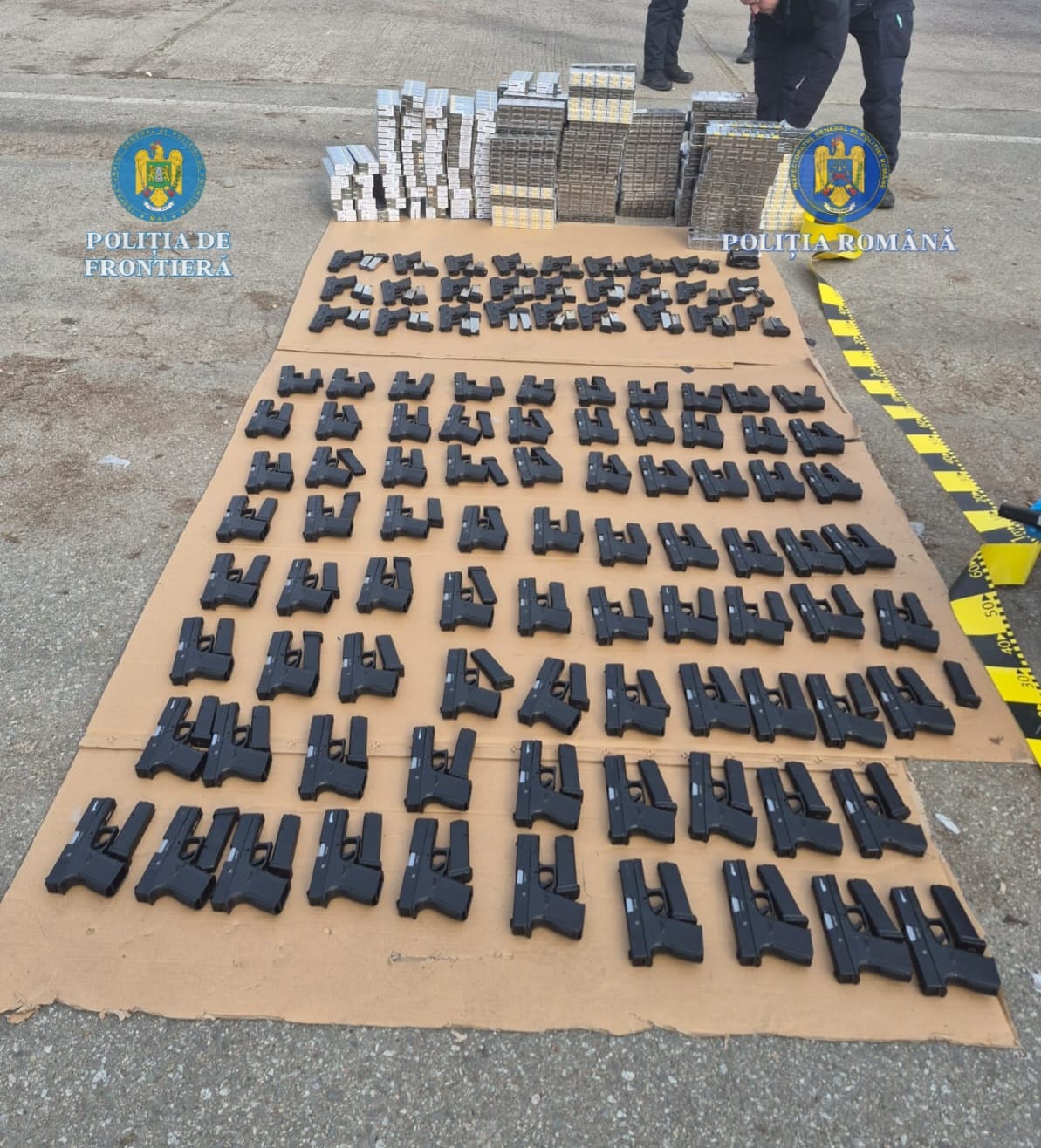 Captură importantă la granița României. Polițiștii au descoperit peste o sută de arme într-un camion oprit la punctul de frontieră Calafat : Europa FM