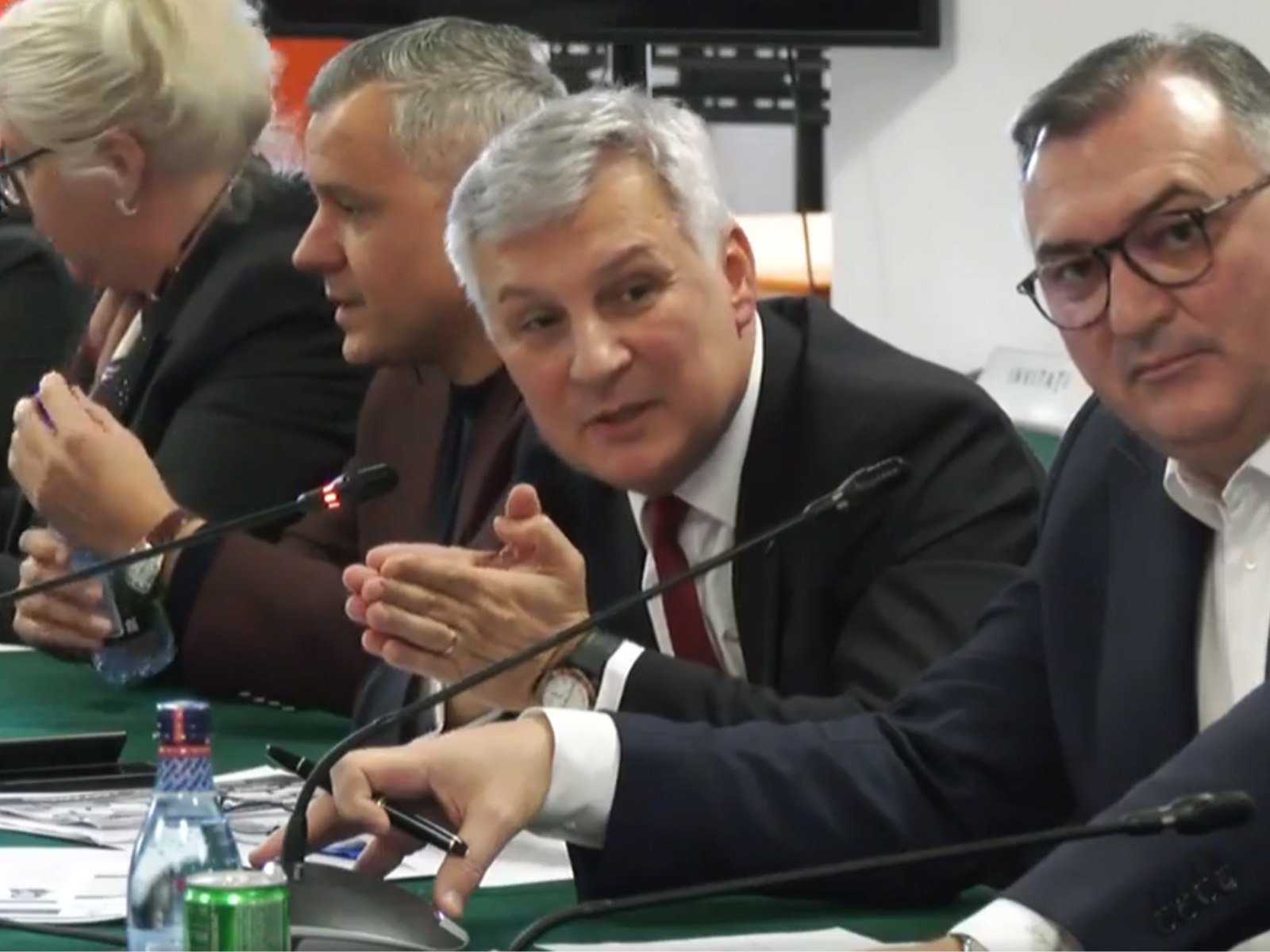 Liderul senatorilor PSD vrea să oprească „taifunul Bolojan”. Anunță „ofensivă” în Senat pentru apărarea companiilor profitabile ale statului