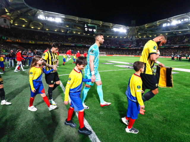 Video | Meciul românilor în Europa: AEK