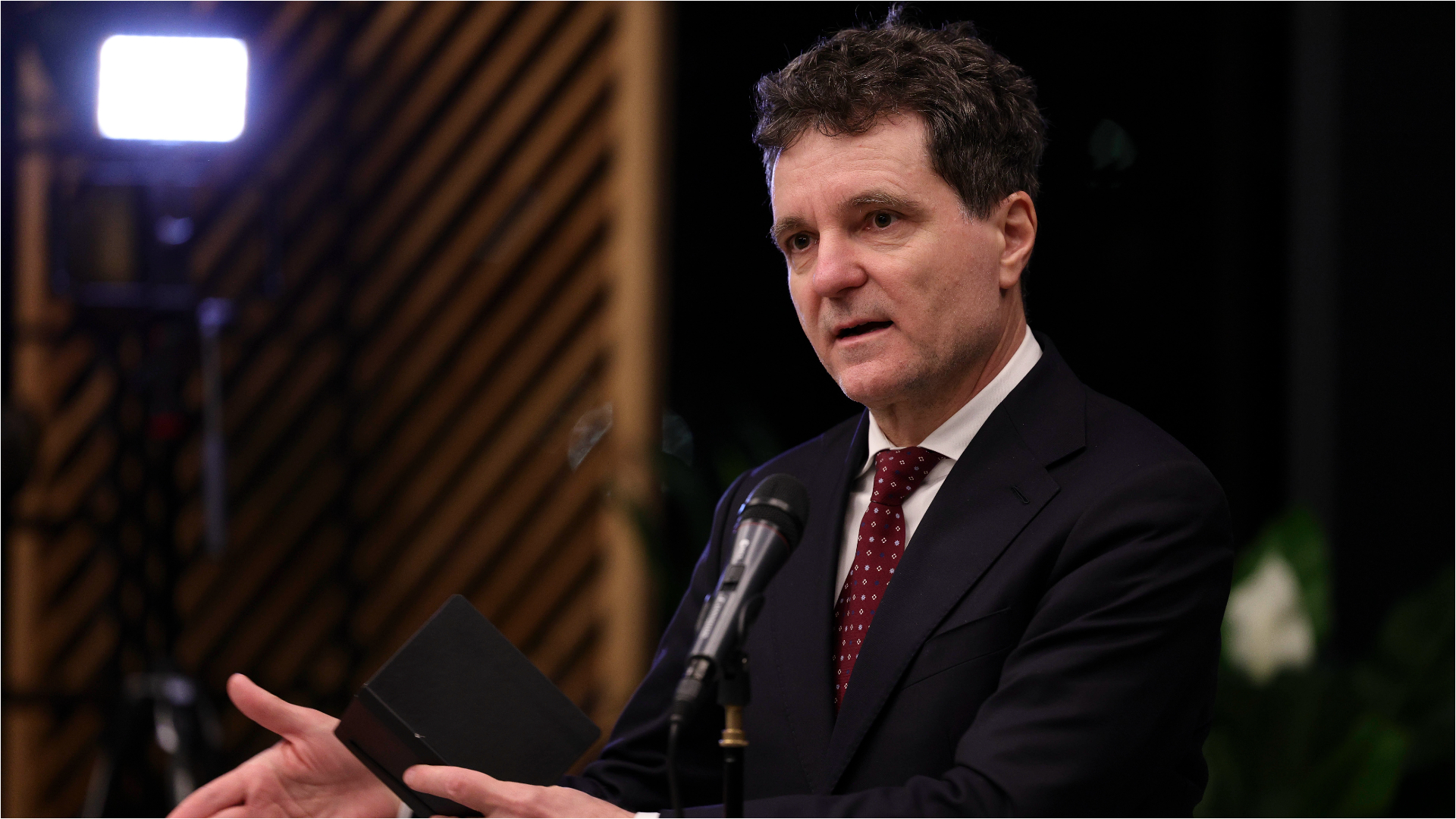 Nicușor Dan a semnat decretele pentru numirea șefilor marilor parchete. Șeful statului a explicat ce așteptări are de la nou-numiți : Europa FM