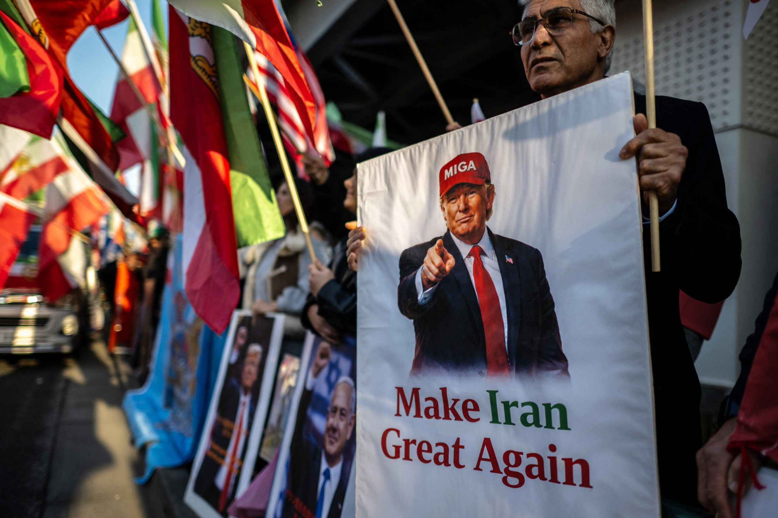 Final de război în Iran? Strategia lui Trump de a închide frontul între retorică și realitate