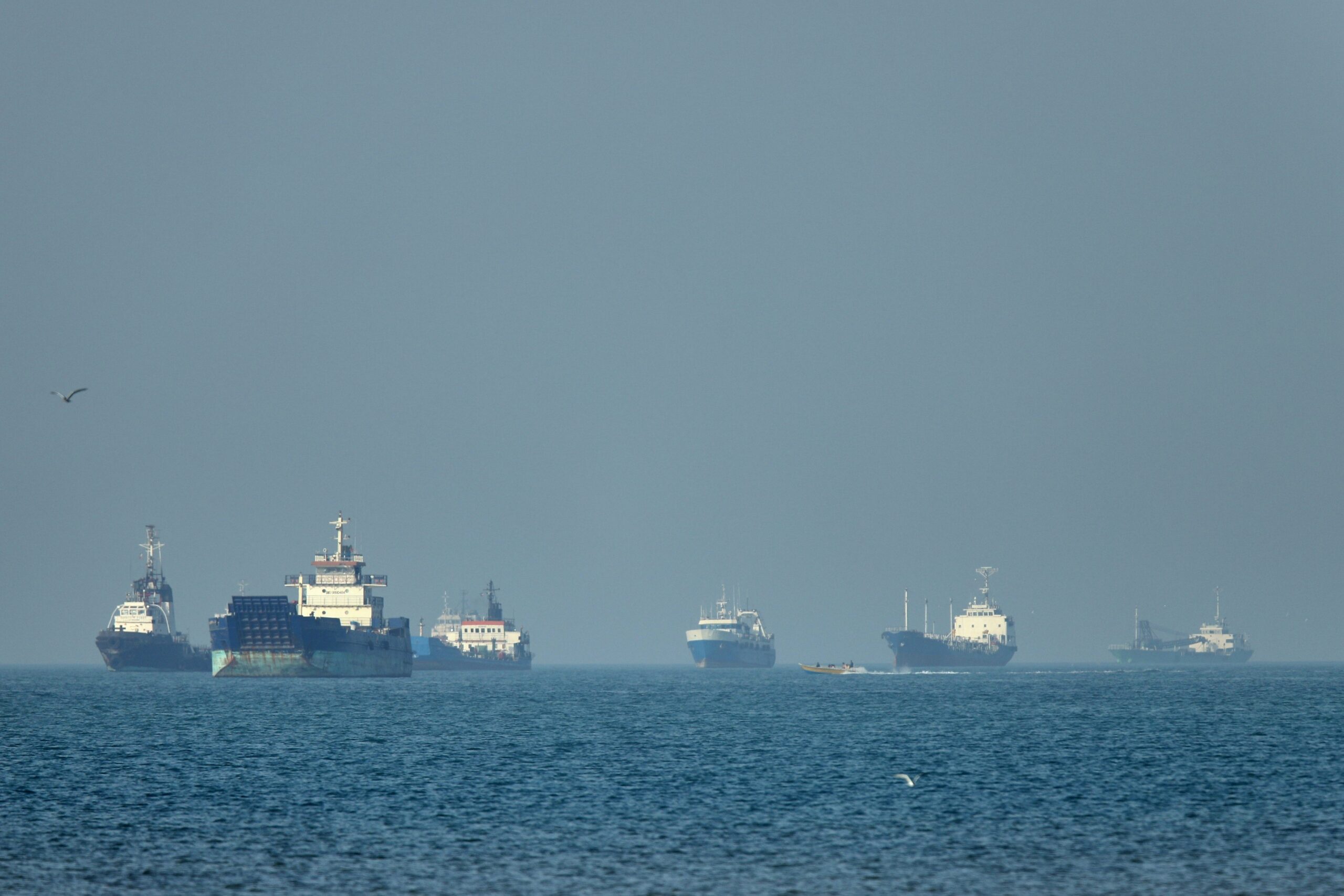 Iranul ripostează cu tiruri de rachete după ce un petrolier iranian a fost atacat de armata SUA