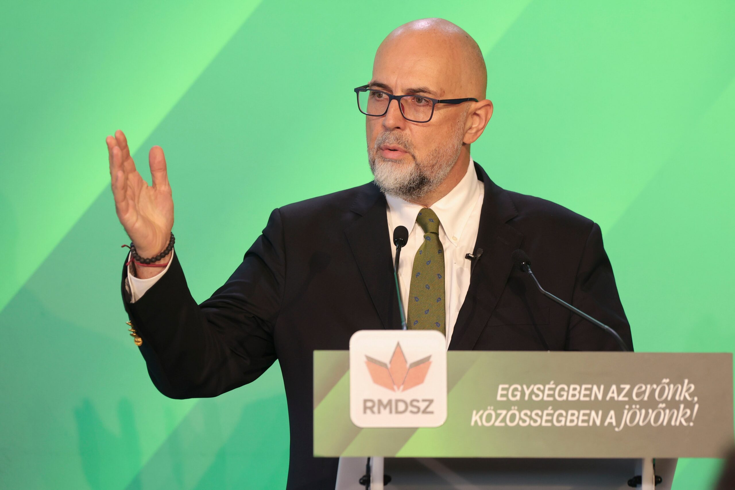 Guvernul cu „mandat scurt”, o soluție de etapă. „Trebuie găsită o formulă stabilă de guvernare până în 2028”