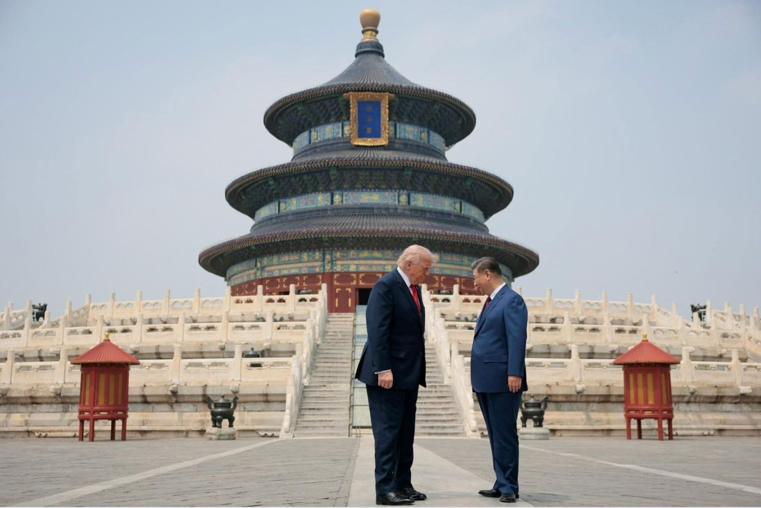 Grimasă suspectă și scandal cu arme: momente controversate în vizita lui Trump la Beijing