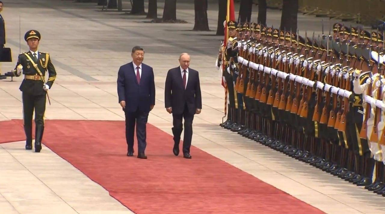 La întâlnirea cu Putin, Xi Jinping a cerut Rusiei să contribuie la construirea unui „sistem echitabil de guvernanță globală”