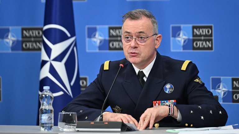 Europa, în genunchi în fața gigantului Palantir. Avertismentul dur al unui comandant NATO: „Nu avem alternativă la tehnologia americană de război”