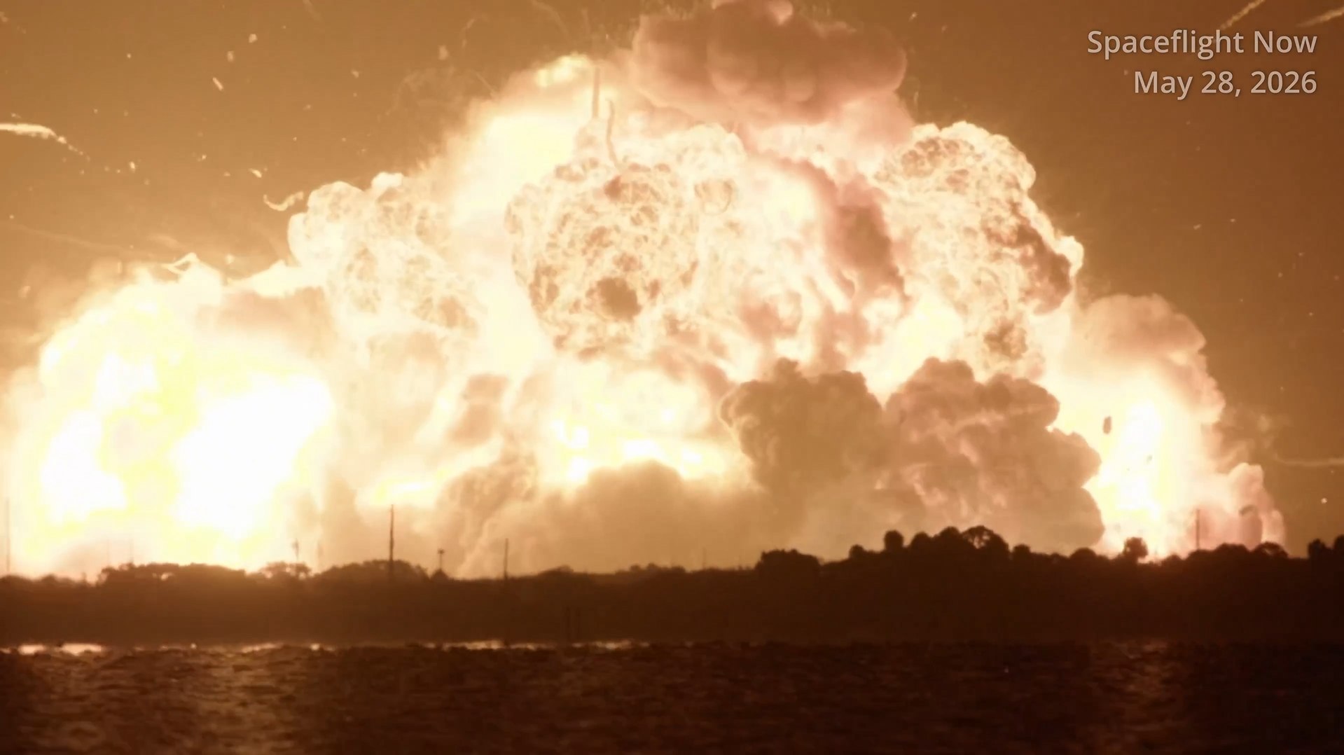 Explozie uriașă la baza Blue Origin a lui Jeff Bezos. O rachetă a sărit în aer în timpul unui test, în Florida. Pagubele sunt însemnate