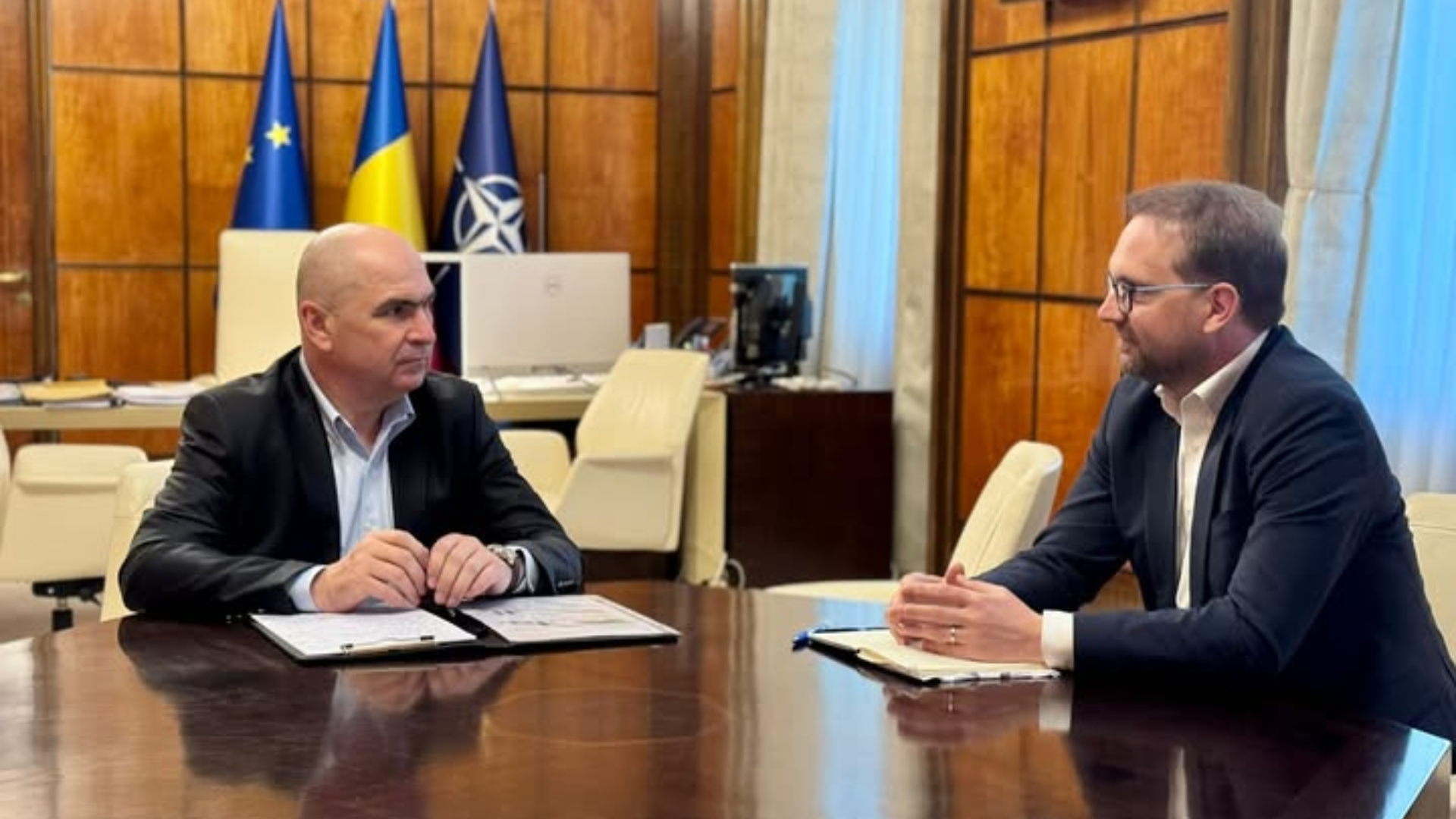 Bolojan și Fritz, mesaj comun după discuțiile cu Nicușor Dan: „Am decis să ne coordonăm pași în fața acestei crize provocate artificial, în Parlament, în Guvernul interimar și la consultările de la Palatul Cotroceni” : Europa FM