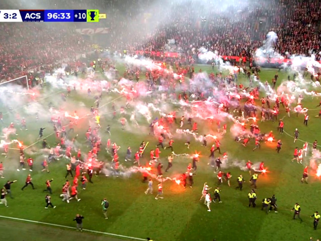 Video | Haos total în Cehia: derby-ul Slavia
