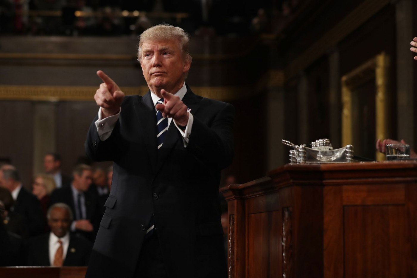 Casa Albă, sub asediu politic. Cum își pierde Donald Trump controlul în fața unui Congres tot mai rebel