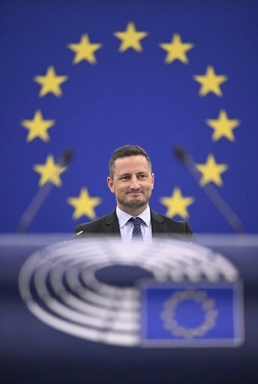 Vicepreședintele Parlamentului European cere compensații pentru românii care au plătit rate mai mari prin manipularea ROBOR