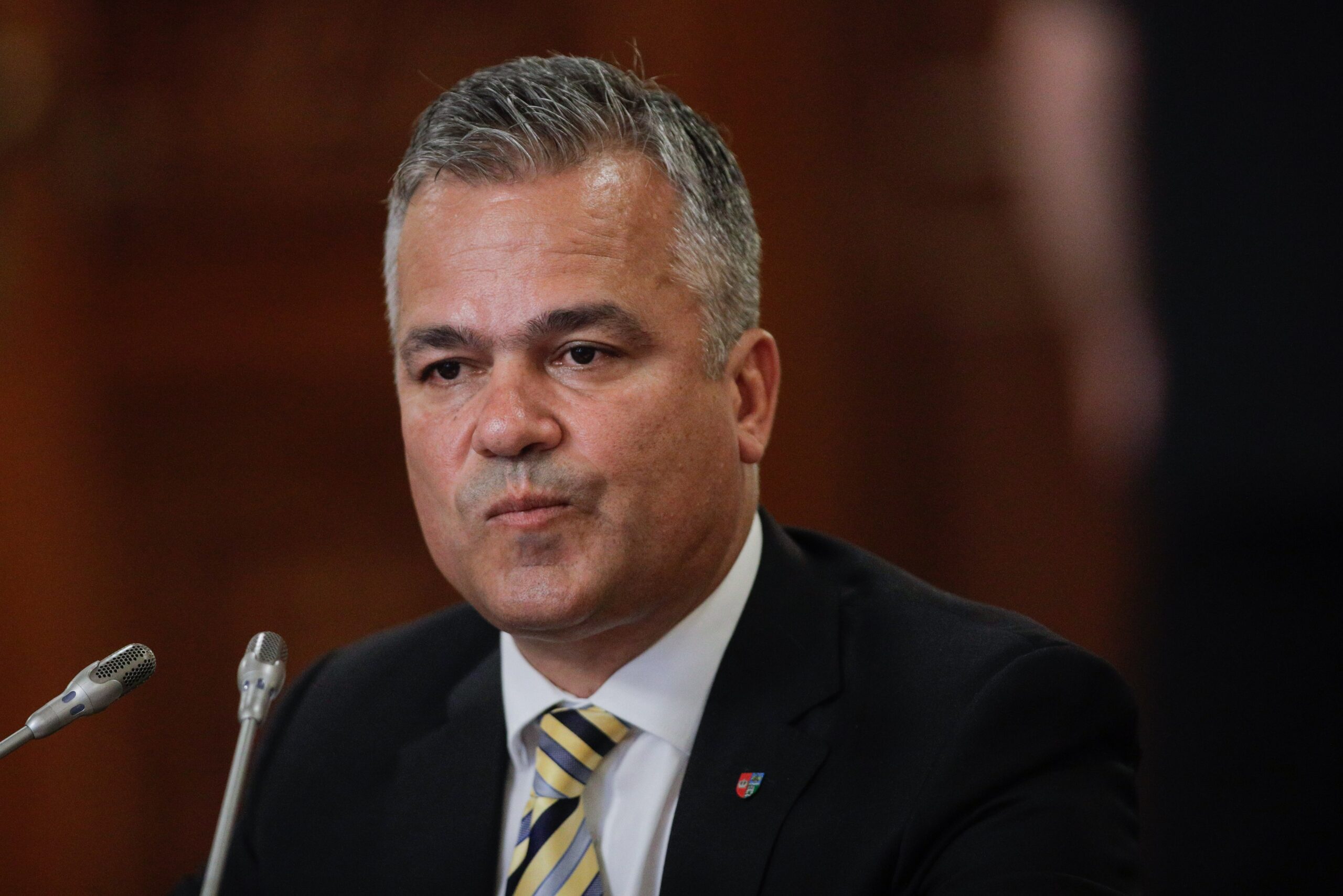 Adrian Veștea refuză să își depună mandatul după decizia PNL: „Voi merge mai departe cu mandatul încredințat”