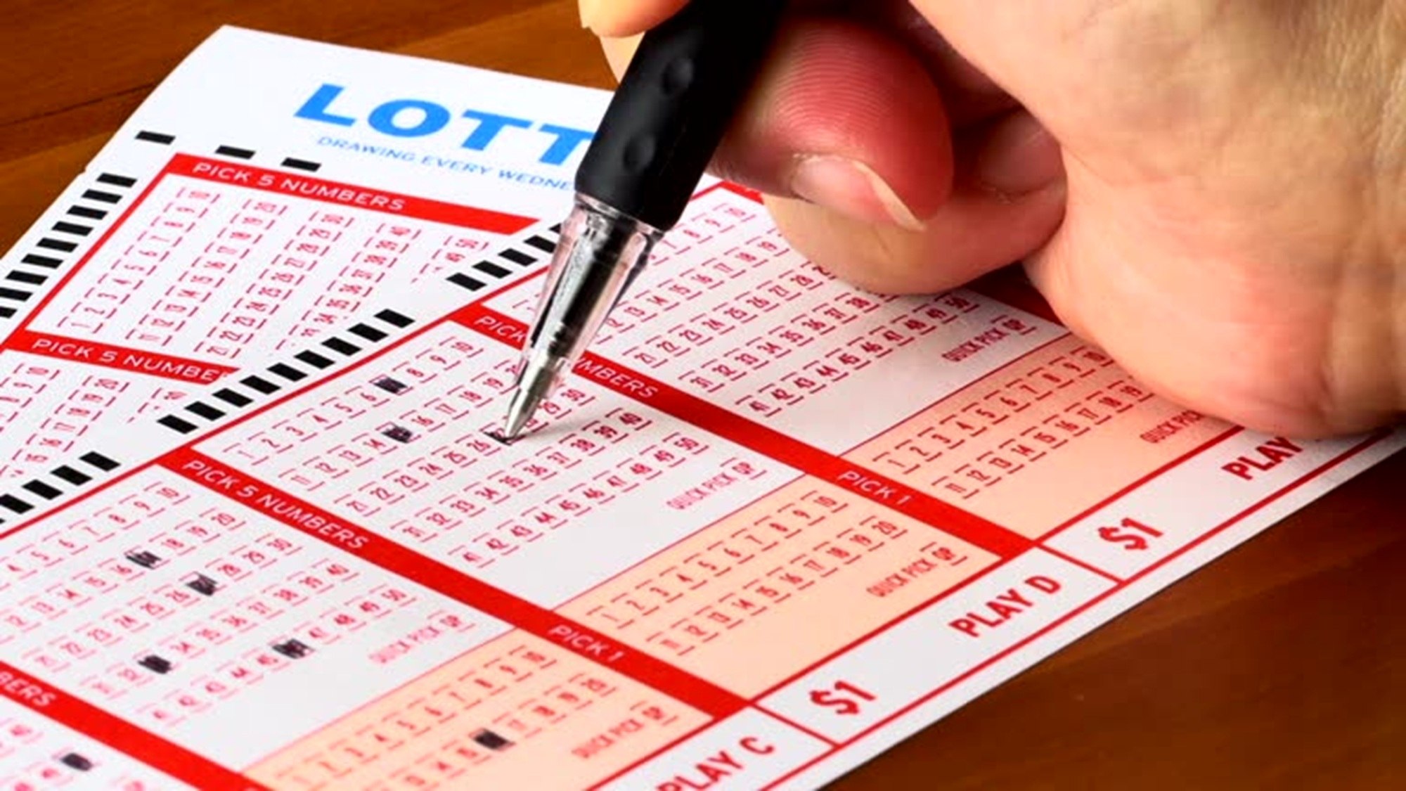 Un francez a câștigat 13 milioane de euro la Loto, dar este de negăsit. Ce se întâmplă dacă nu-și revendică premiul