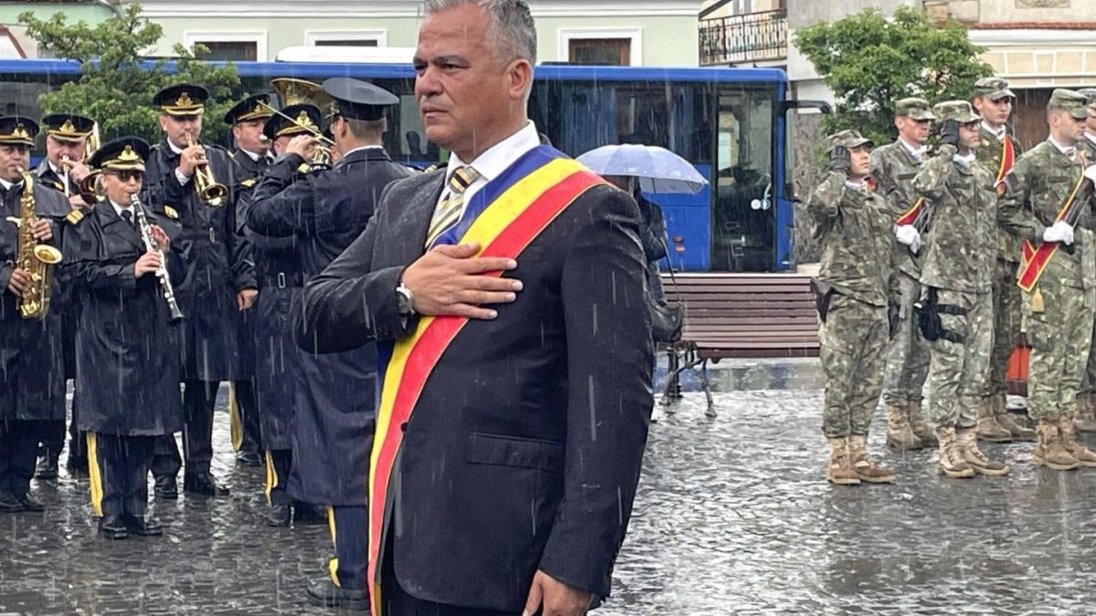 terenuri, casă de 570 mp și economii consistente