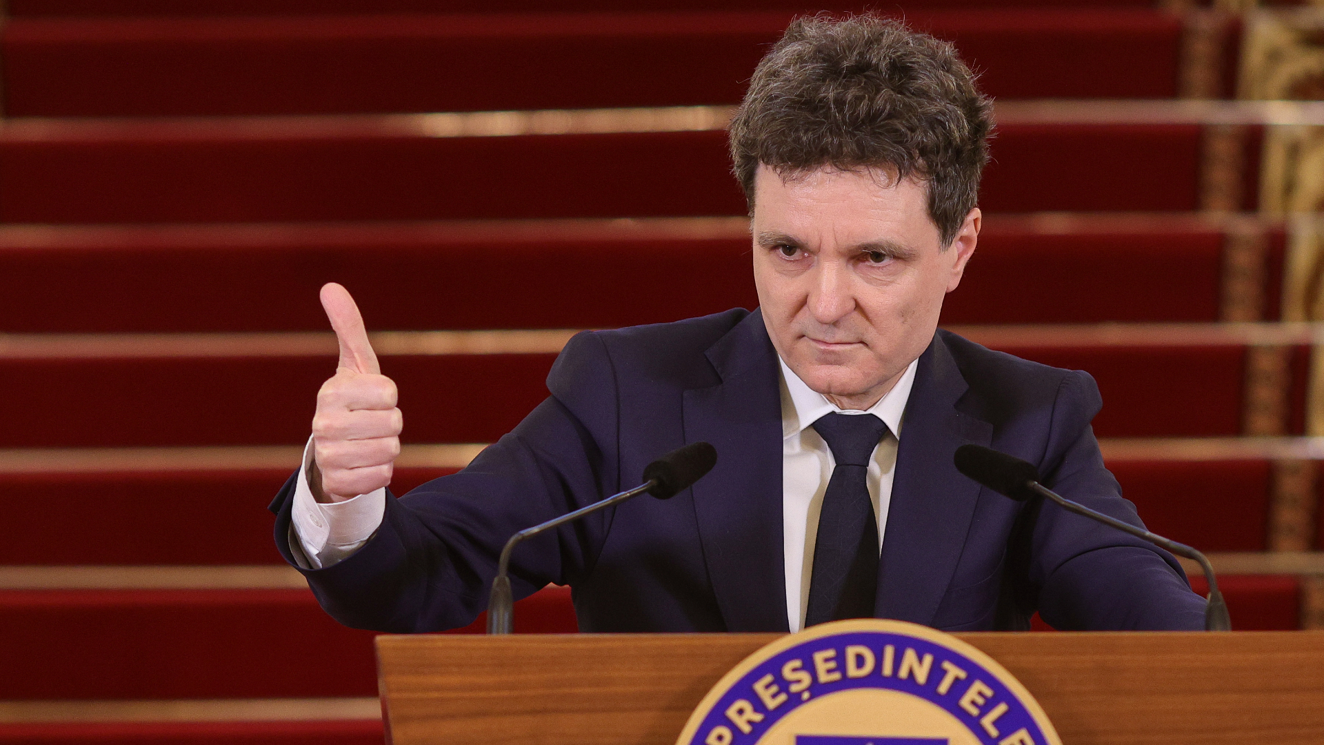Scenariul formării unui guvern minoritar. Marius Ghincea: PSD pare să-l îmbrățișeze, dar nu va supraviețui mai mult de 6-8 luni / Președintele, ultimul care să vrea acum alegeri anticipate : Europa FM
