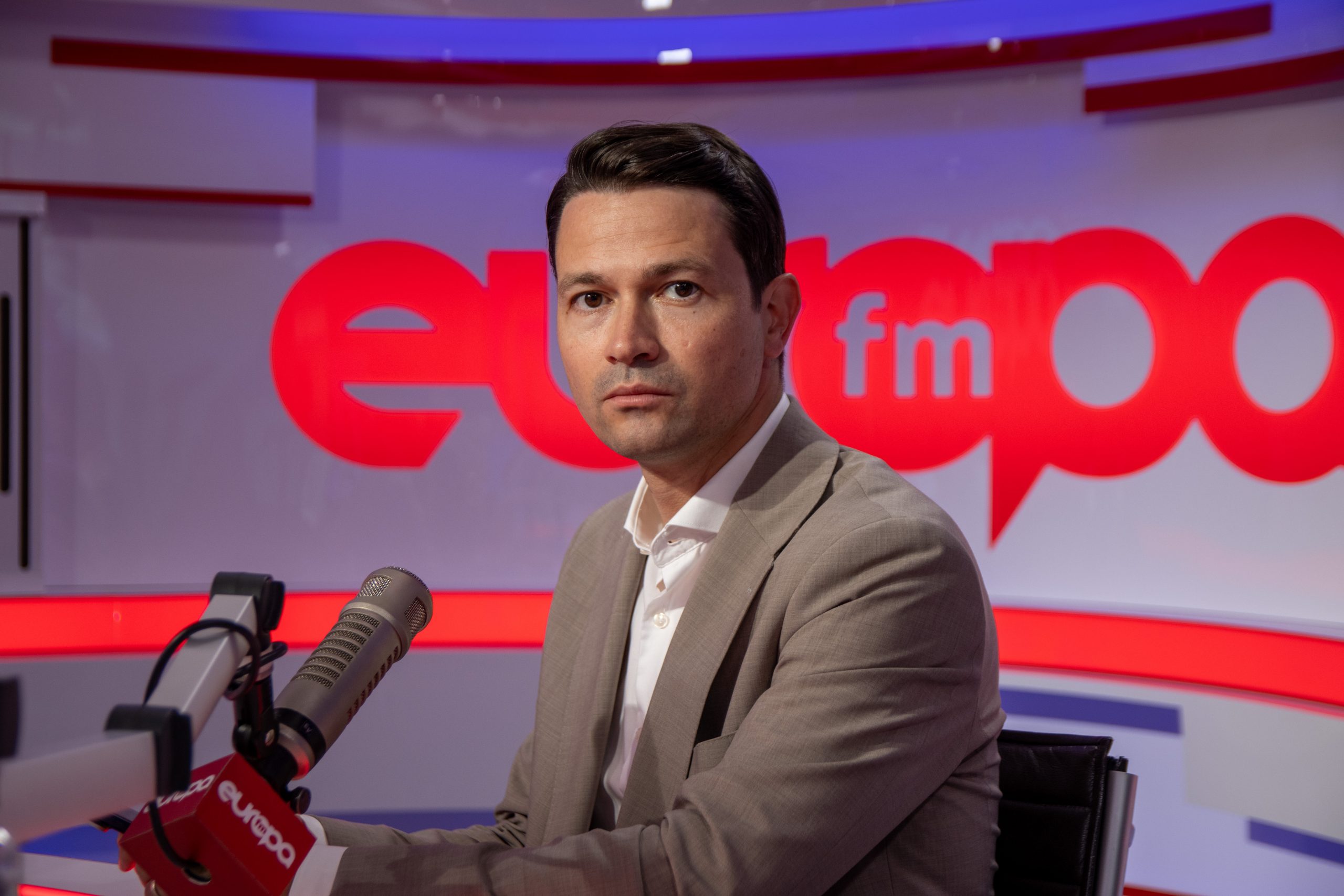 Deputatul PNL Robert Sighiartău, despre decizia lui Veștea de a candida la șefia partidului: „Nu are calitățile necesare” : Europa FM
