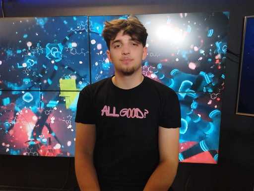 Sănătatea mintală a elevilor, rezolvată tot de elevi. „Nu foarte mulți elevi din România au norocul să fie ascultați”, spune Alec Finta, creatorul aplicației „All Good”