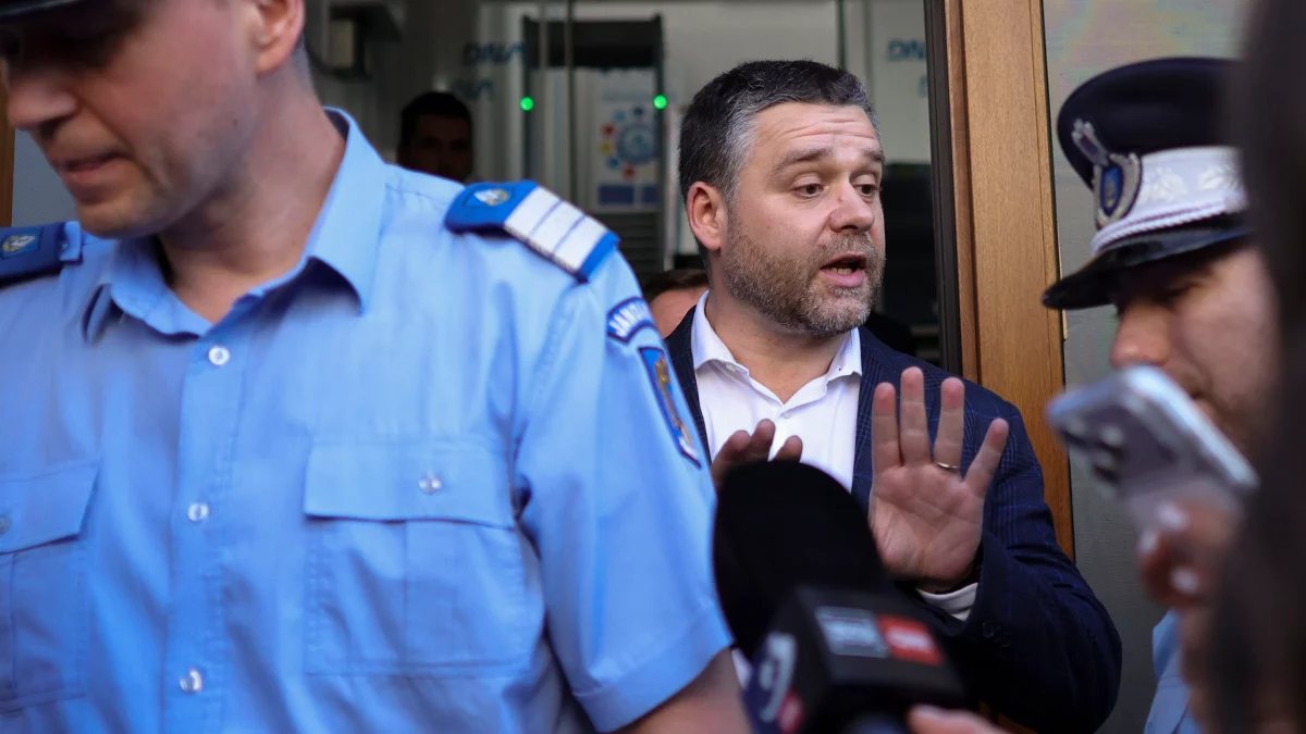„Sunt nevinovat şi vreau să-mi duc mandatul la capăt”. Primarul Capitalei a fost plasat sub control judiciar pentru 60 de zile – Aleph News