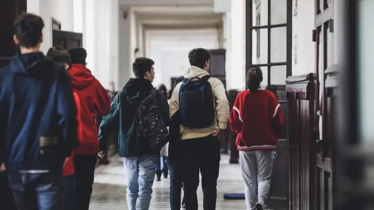 Elevii de clasa a VIII-a susțin proba scrisă la Matematică. Peste 148.000 de absolvenți sunt înscriși la examen – Aleph News