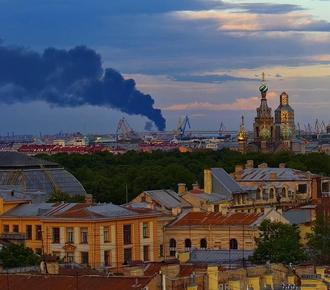Ucraina lovește cu drone în apropiere de Sankt Petersburg. A fost vizat un port-cheie pentru exporturile de petrol ale Rusiei
