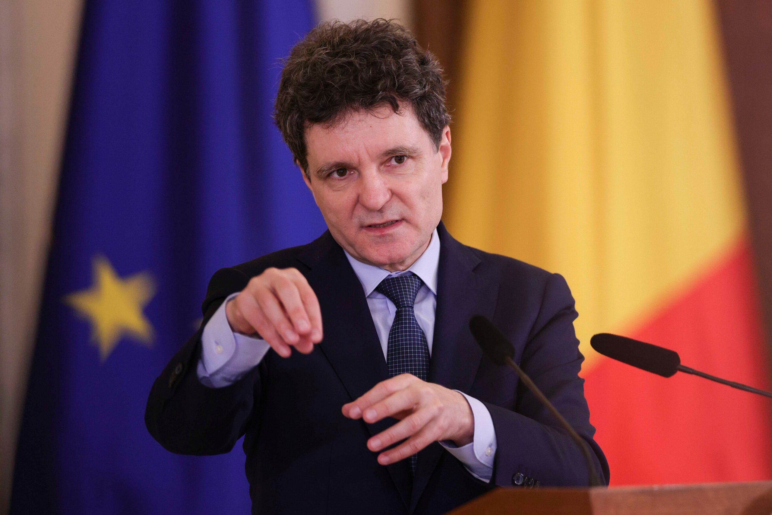 Nicușor Dan explică ce înseamnă „sistemul”: „Există persoane care exercită puterea în mod nelegitim”