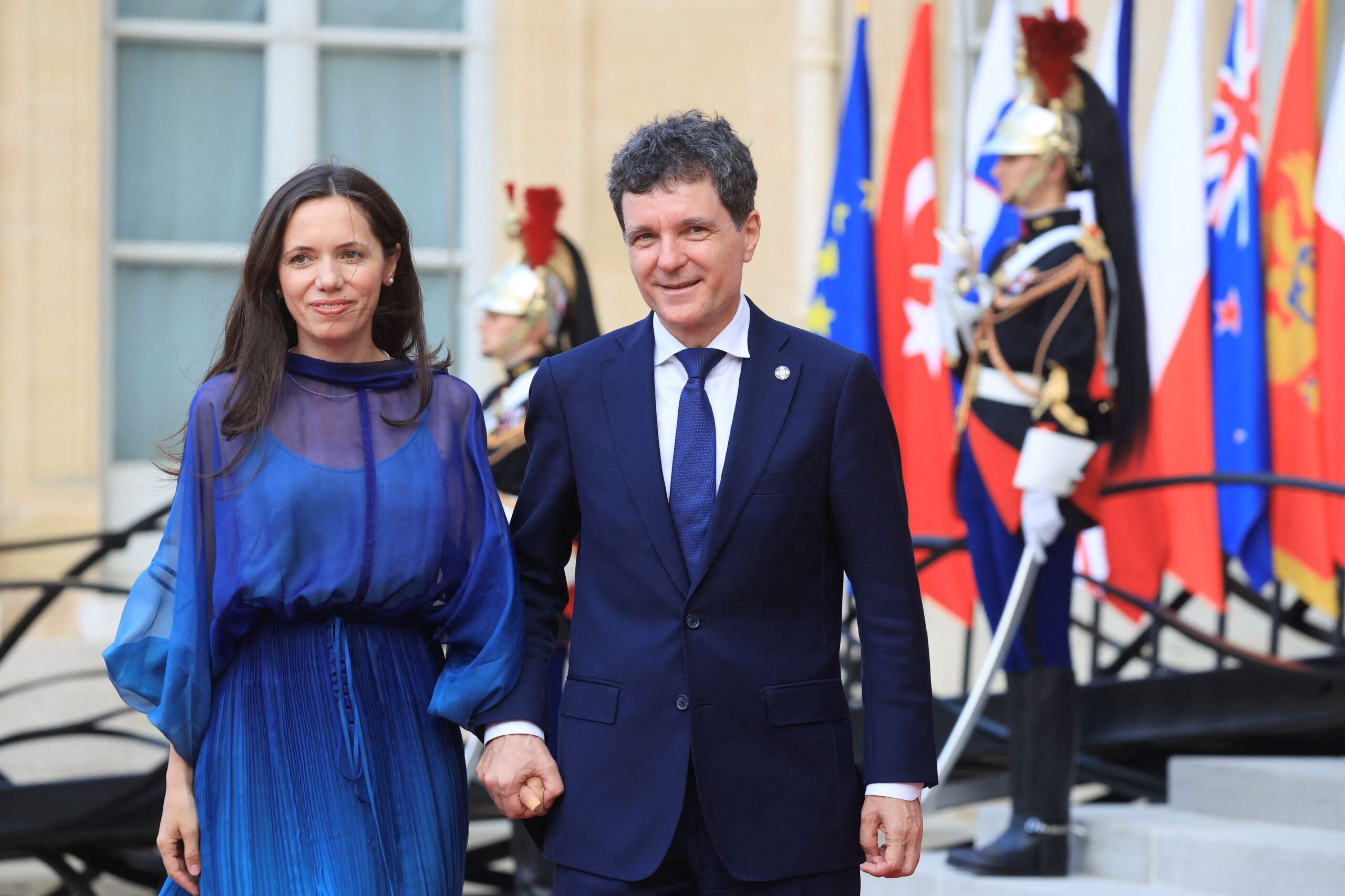 Mirabela Grădinaru, lăudată pentru eleganța afișată alături de Nicușor Dan la dineul organizat de Emmanuel Macron