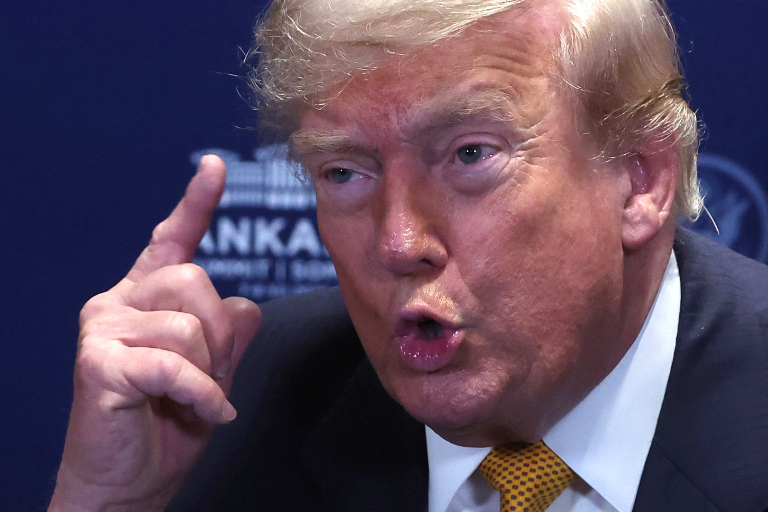 Trump anunță „legea talionului”: SUA vor distruge un pod sau o centrală din Iran pentru fiecare navă lovită în Strâmtoarea Ormuz