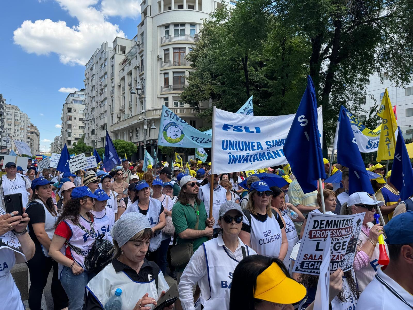 Surse PSD: Legea salarizării nu se mai votează săptămâna viitoare. România, tot mai aproape să piardă 770 de milioane de euro din PNRR
