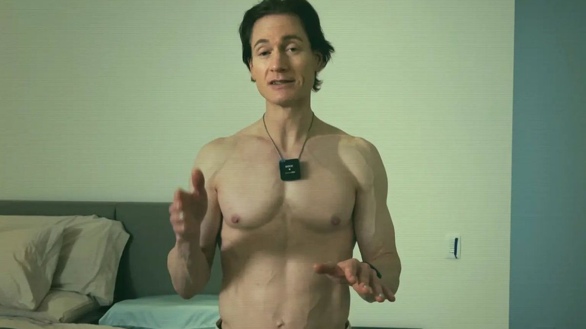 Bryan Johnson spune că și-a creat o „clonă-bebeluș” pentru viitoare transplanturi de organe. Antreprenorul a anunțat recent că suferă de o boală autoimună incurabilă