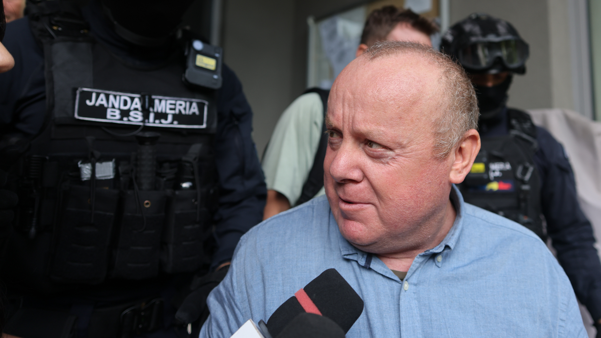 Viorel Paşca, soţia sa şi cei trei fii ai lor vor fi cercetaţi sub control judiciar. Decizia instanţei nu este definitivă : Europa FM