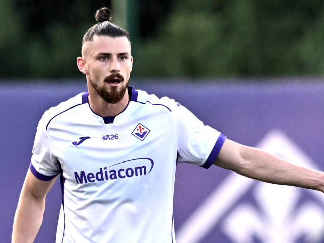 Decizia luată de Fiorentina, după ce Radu Drăgușin a fost criticat dur în Italia